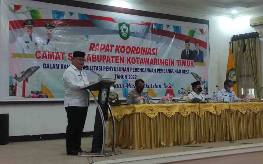 Bupati Kotim Gelar Pertemuan dengan Camat dan Kades