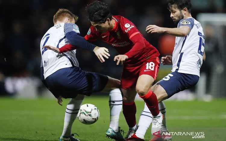 Liverpool dan Brentford Mulus Lewati Tim Strata Kedua di Piala Liga