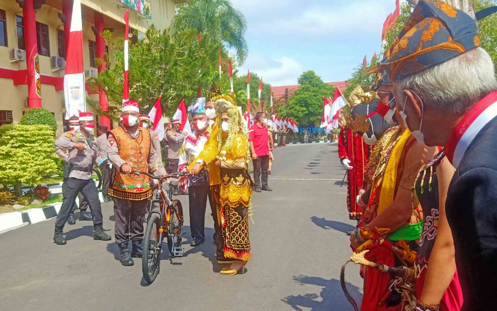 Peringati Sumpah Pemuda, Puluhan Ormas dan Paguyuban se-Kalteng Distribusikan Bansos