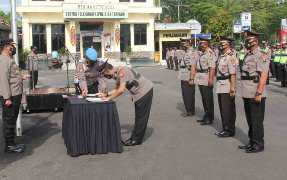 Kasat Samapta Polres Kotim dan Kapolsek Antang Kalang Bergeser