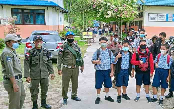 Satpol PP Awasi Ketat Prokes Pembelajaran Tatap Muka di Barito Timur