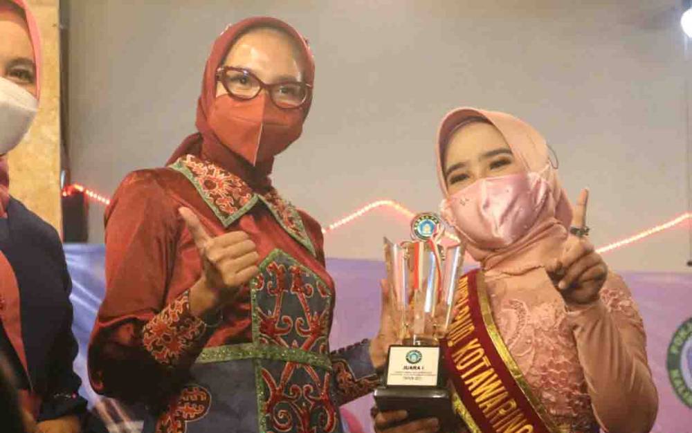 2 Tahun Berturut-turut, Mina Irawati Dinobatkan Jadi Bunda PAUD Terbaik se- Kalimantan Tengah