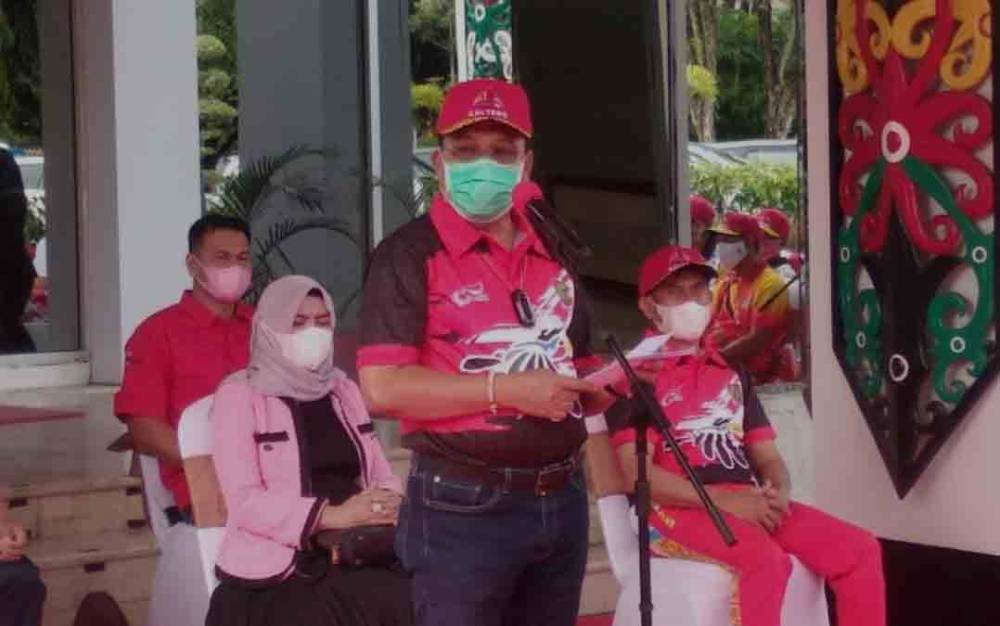 Pj Sekda Kalteng Lepas Kontingen Peparnas XVI Papua