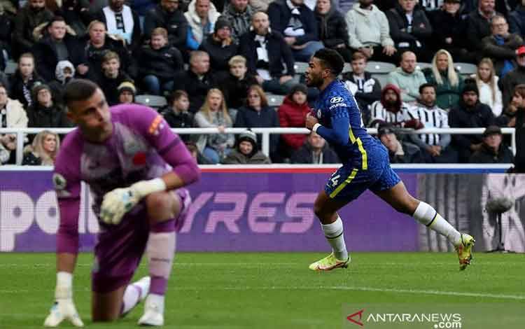 Reece James Bawa Chelsea Hancurkan Newcastle