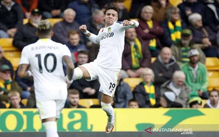 Leeds Paksa Norwich Kian Terpuruk di Dasar Klasemen