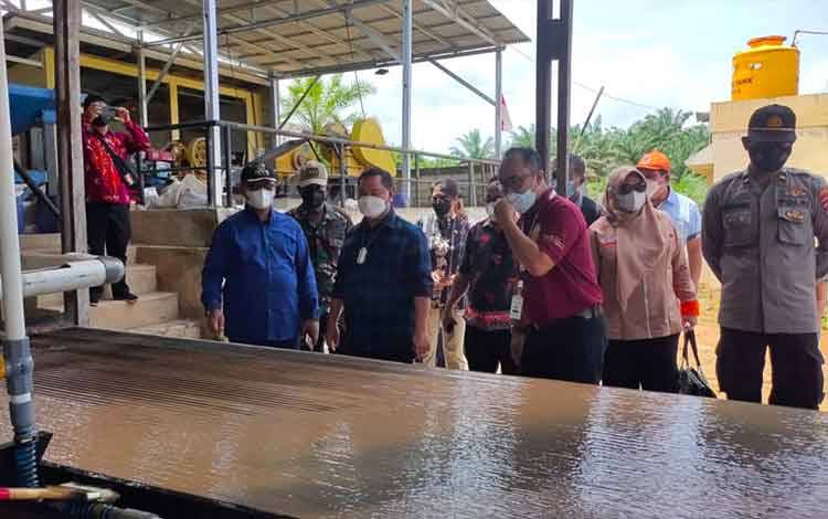 Bupati Apresiasi Pengelolaan Pertambangan Emas Tanpa Merkuri di Parenggean