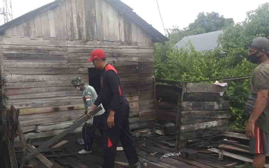 Seorang Warga Tidak Mampu di Palangka Raya Dapat Bantuan Bedah Rumah