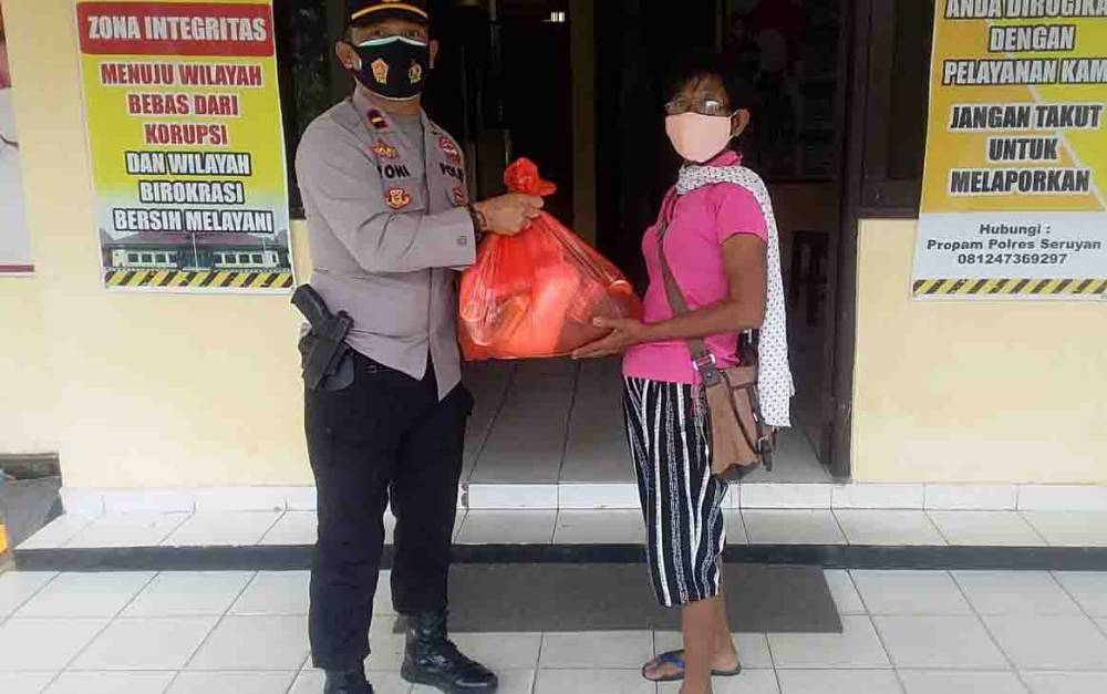 Polsek Seruyan Hilir Sambangi Warga Kurang Mampu