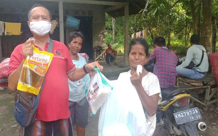 Bersama Polres, BPBD dan Dinsos, PWI Pulang Pisau Gelar Baksi Sosial