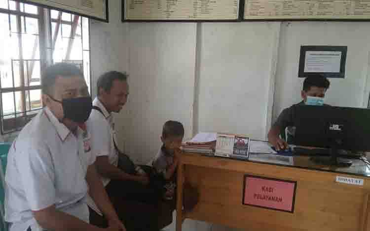 MIN 3 Kapuas Koordinasi ke Kantor Desa Terkait Penerima Bantuan PIP