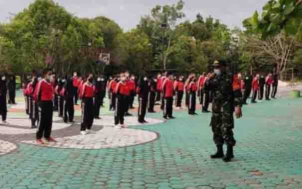 Kodim Pangkalan Bun Berikan Materi Kepramukaan Saka Wira Kartika kepada Siswa SMA