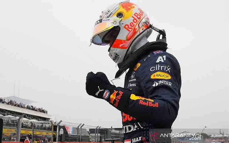 Verstappen Tak Khawatir Covid Ancam Perebutan Gelar, Hamilton Waspada