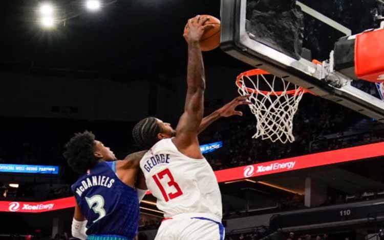 Clippers Tundukkan Wolves 104-84