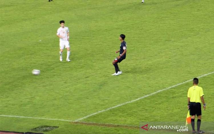 Arema Buang Keunggulan Dua Gol dan Ditahan Imbang Persebaya 2-2