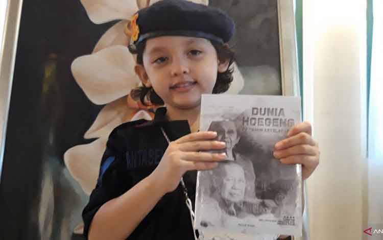 Keluarga Luncurkan Buku "Dunia Hoegeng, 100 Tahun Keteladanan"