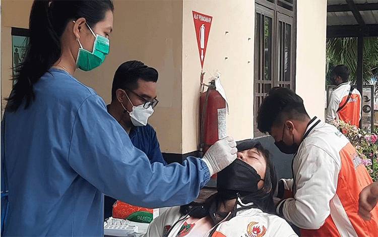 VIDEO: Atlet Kalteng Peraih Medali di PON Papua Jalani Rapid Antigen Sebelum Terima Bonus dari H Abdul Rasyid AS?