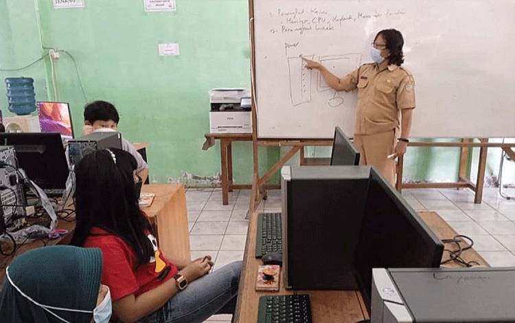 Dinas Perpustakaan Barito Timur Adakan Kursus Komputer Gratis Bagi Pelajar Sekolah Dasar