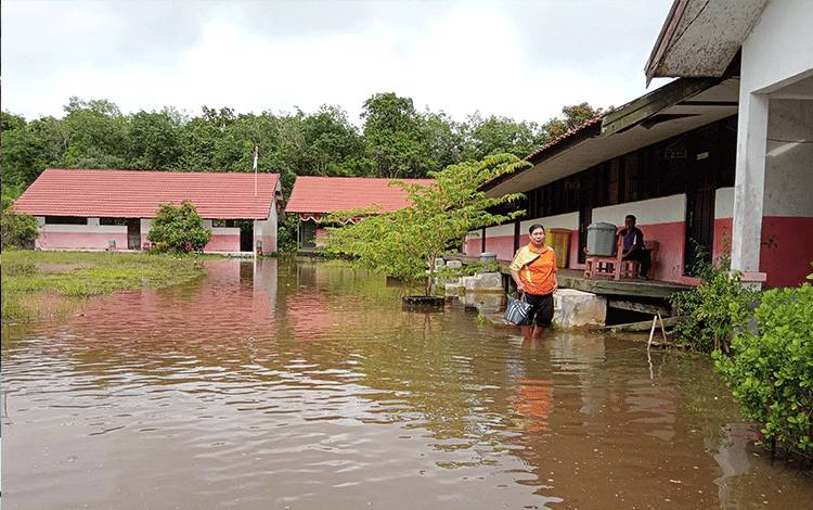SD Negeri Buntoi 1 Terendam Banjir Akibat Luapan Air Sungai