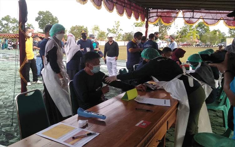 Perongati Hari Kesehatan Nasional, Dinkes Sukamara Gelar Senam Bersama dan Periksaan Kesehatan?