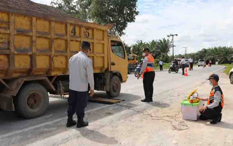 Tertibkan Odol, Tim Gabungan Lalukan Pemeriksaan di Jalan Kobar