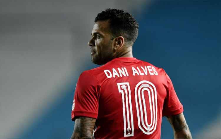 Xavi Beri Lampu Hijau Barcelona untuk Pulangkan Dani Alves