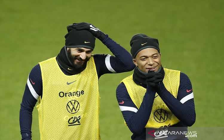 Deschamps Pastikan Benzema Bisa Bela Prancis Jamu Kazakhstan