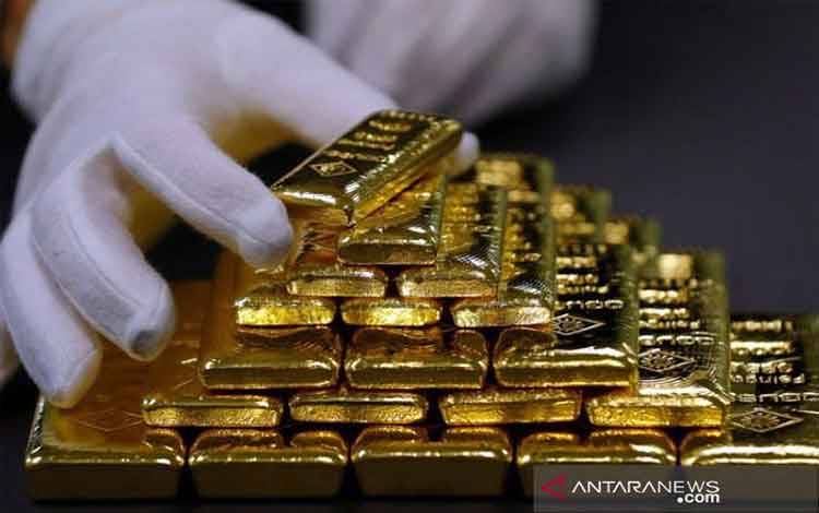 Emas Kian Berkilau, Minggu Terbaik Sejak Mei Dipicu Inflasi Kuat