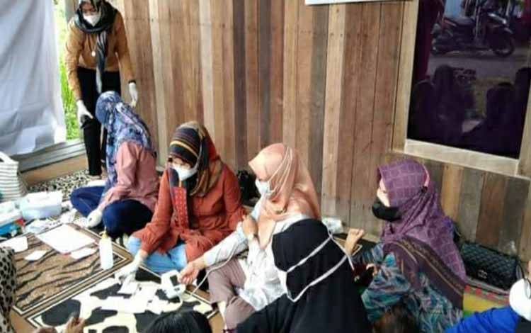 Layanan Posbindu Rutin Digelar di Kelurahan Selat Utara