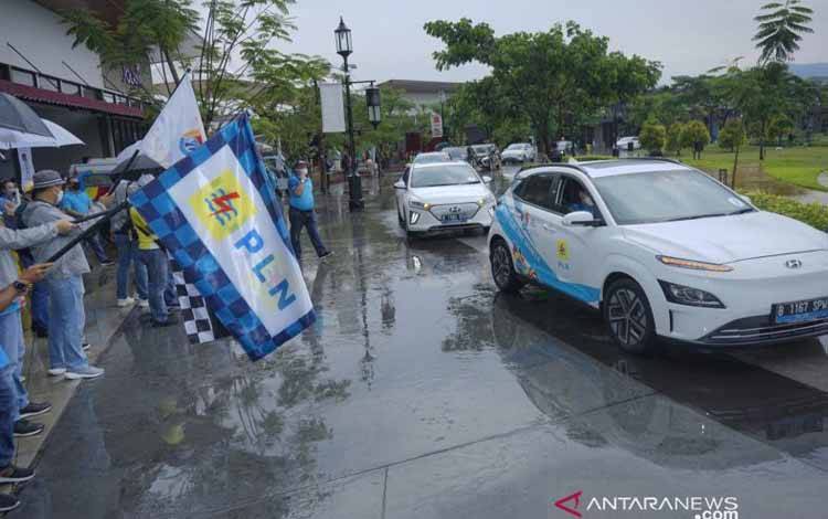PLN Lakukan Uji Jalan Mobil Listrik Jakarta - Bandung