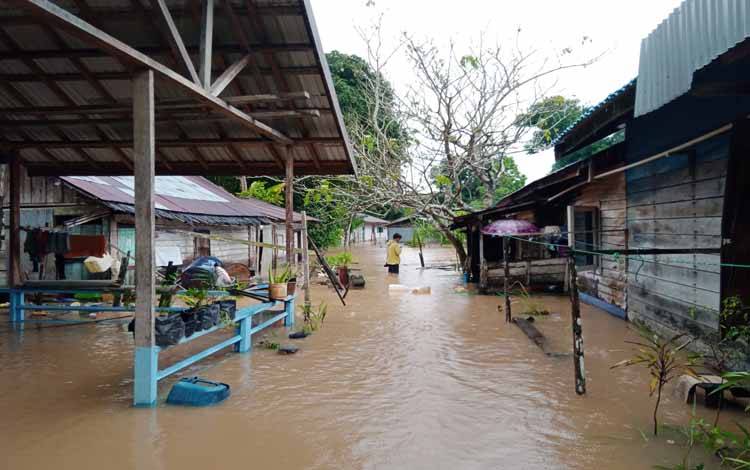 Ratusan Rumah Warga Desa Tanjung Sangalang Terendam Banjir