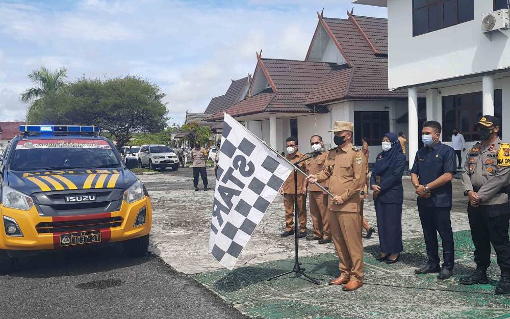 Bupati Gunung Mas Lepas Pendistribusian Logistik Pilkades Serentak