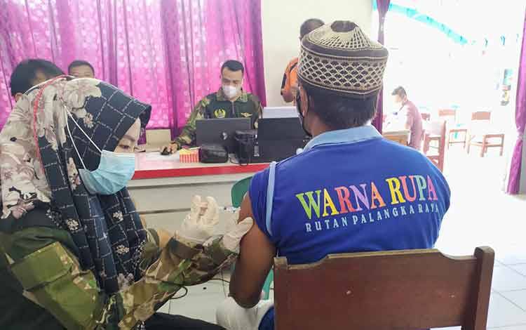 Ratusan Warga Binaan Rutan Palangka Raya Divaksin