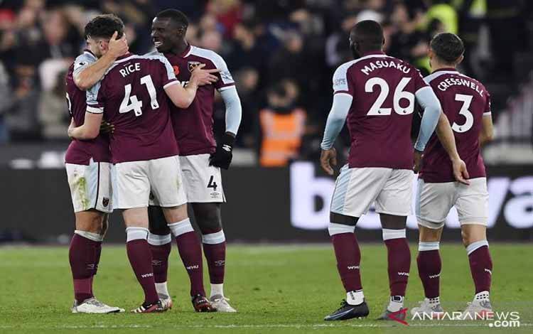 Suporter West Ham Dihukum Larangan Hadir ke Markas Rapid Vienna