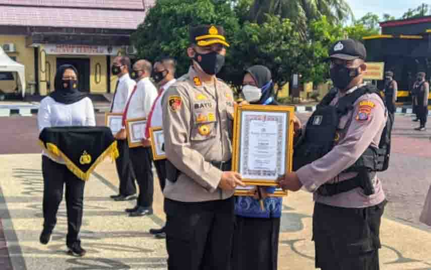 14 Personel Polres Seruyan Terima Penghargaan