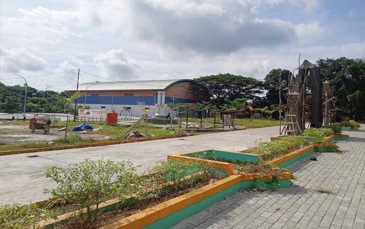Dinas PUPR Barito Timur: Penataan Taman Nansarunai Tamiang Layang Sudah 67 Persen