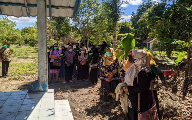 DLH Sukamara Sosialisasi Pengelolaan Sampah dan Wawasan Berbudaya Lingkungan