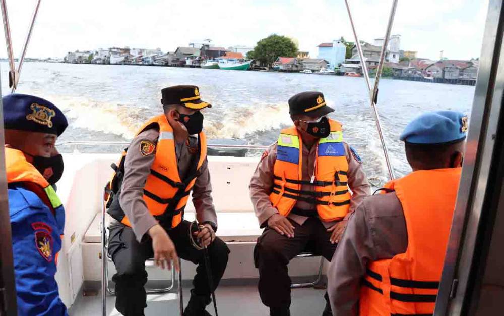 Polres Seruyan Patroli Perairan Pantau Debit Air