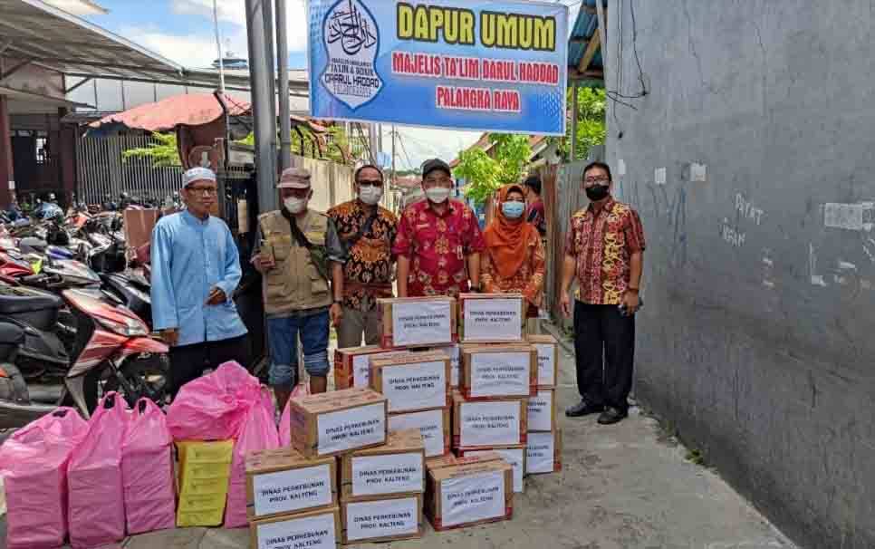 Dinas Perkebunan Kalteng Salurkan Bantuan untuk Warga Terdampak Banjir