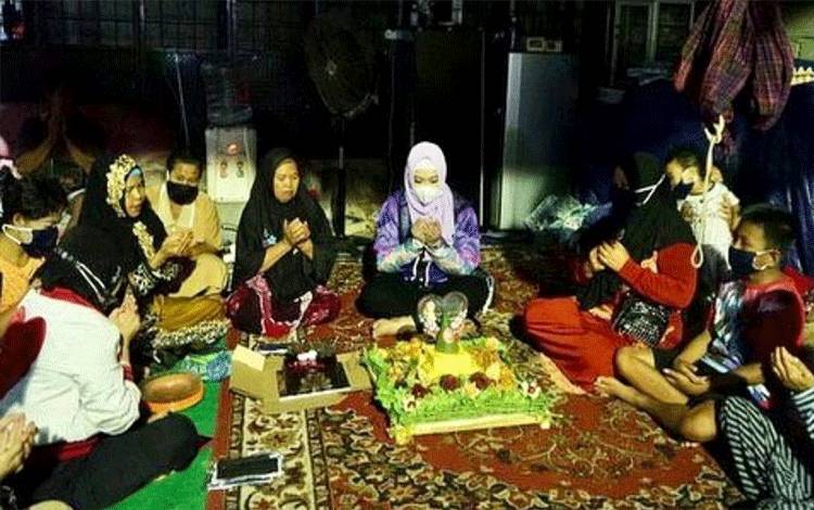 Wakil Wali Kota Palangka Raya Rayakan Ultah Bersama Warga Terdampak Banjir