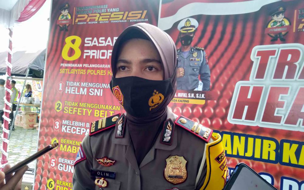 Begini Kata Kasatlantas Polres Katingan Saat Berikan Trauma Healing kepada Anak Korban Banjir