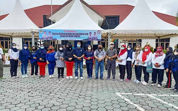 Dinas Pendidikan Gelar Senam Bersama Meriahkan HUT ke-76 PGRI