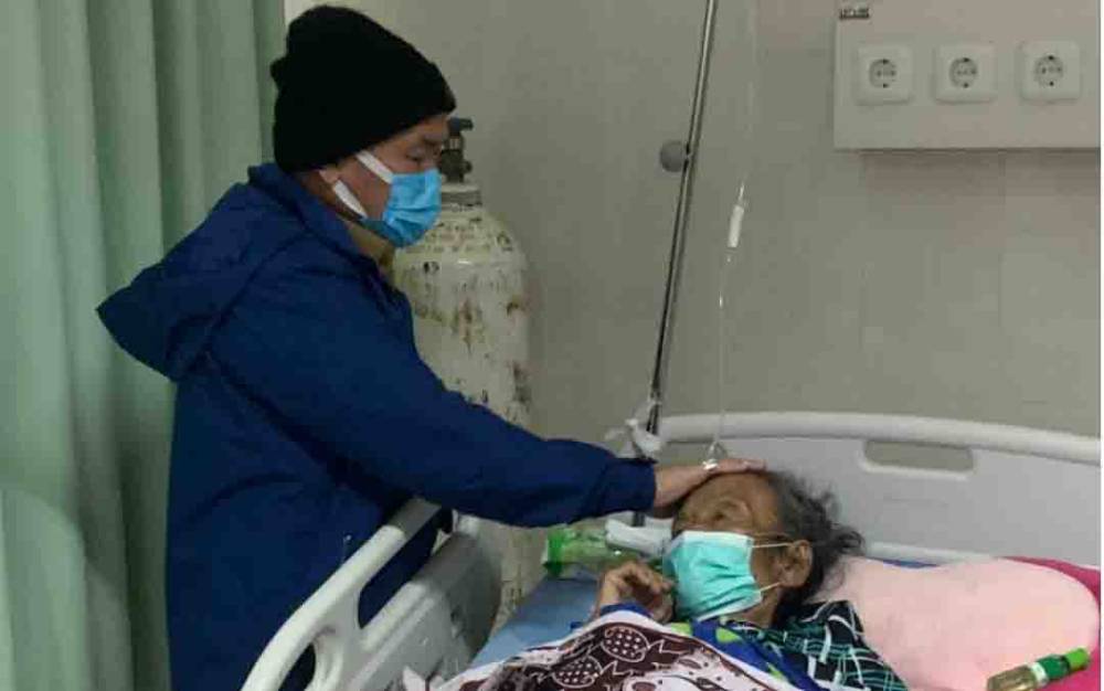 Sugianto Sabran Jenguk Istri Almarhum Sabran Ahmad