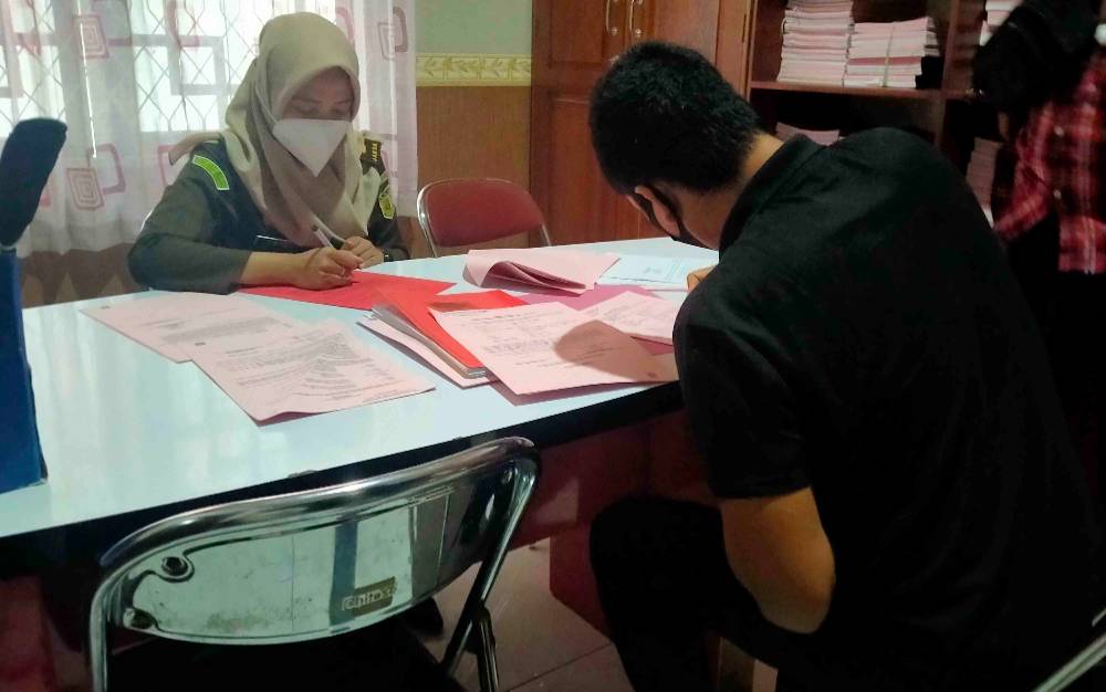 Bawa Parang karena Sudah Ada Niat Mau Mencuri Mobil
