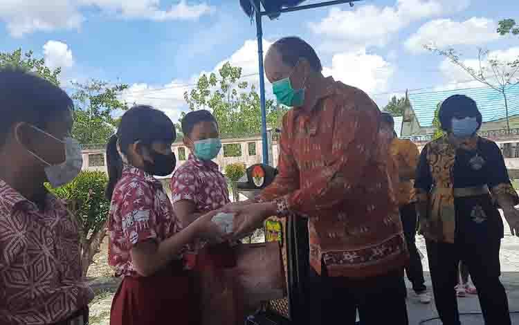 Pemkab Gunung Mas Ajak Masyarakat Gemar Makan Ikan