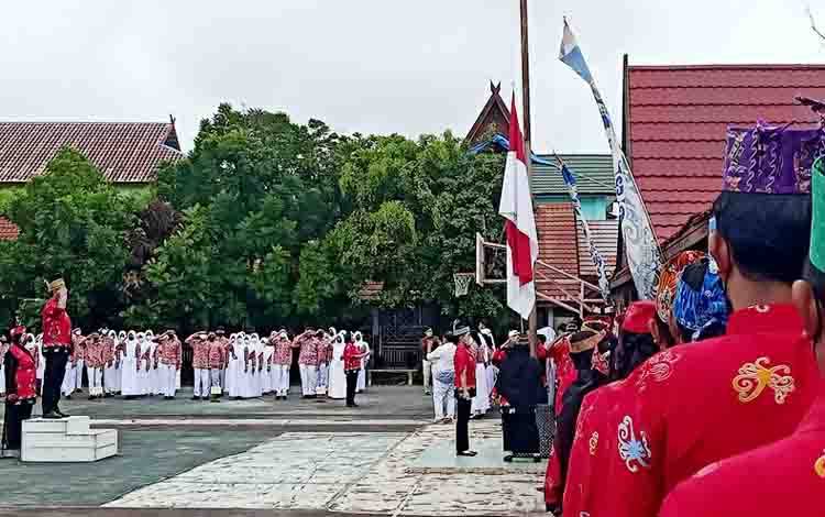 SMAN 1 Muara Teweh Peringati HGN dengan Cara Begini...