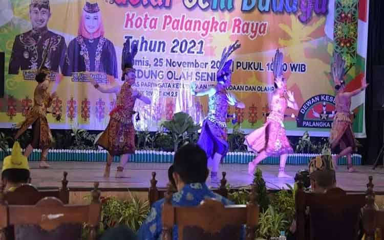 Pemko Palangka Raya Gelar Seni Budaya, Beragam Musik dan Tarian Ditampilkan
