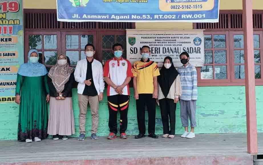 Mahasiswa UAD Bantu Pembelajaran Tatap Muka di SDN Danau Sadar