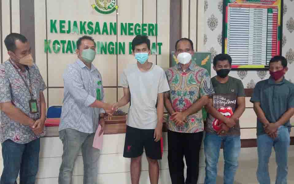 Langkah Restoratif Justice Kejari Kobar, Tersangka Penadahan Akhirnya Dibebaskan