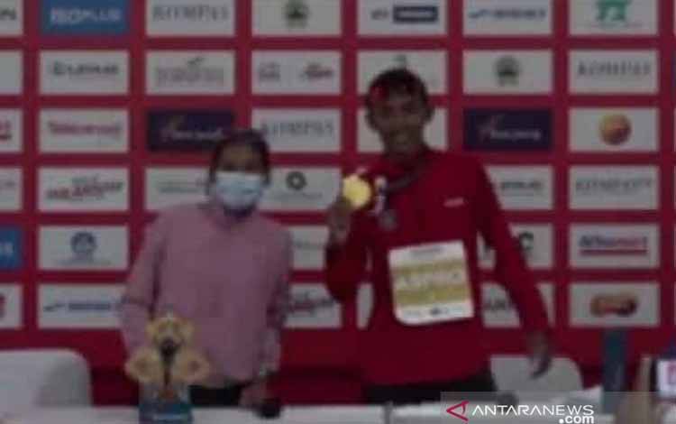 Agus Prayogo dan Odekta Naibaho Juarai Borobudur Marathon 2021
