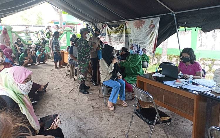 Warga Petuk Katimpun Antusias Jalani Vaksinasi